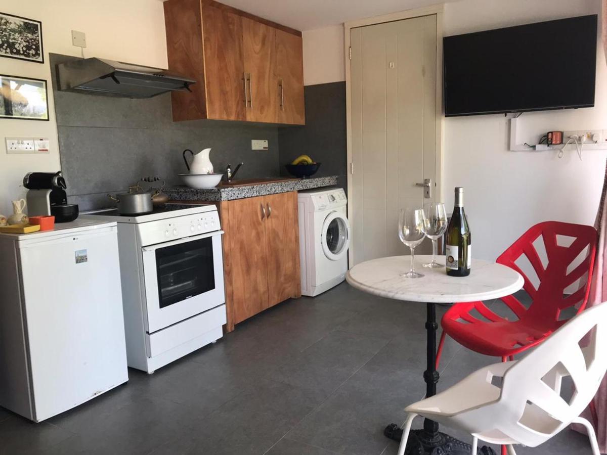Sweet N' Boujee Studio Apartment With Varenda パ フォス エクステリア 写真